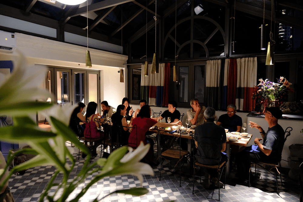 Step into elegance at Maii Bistro where the sophisticated decor and warm ambiance (Source: Maii Bistro)